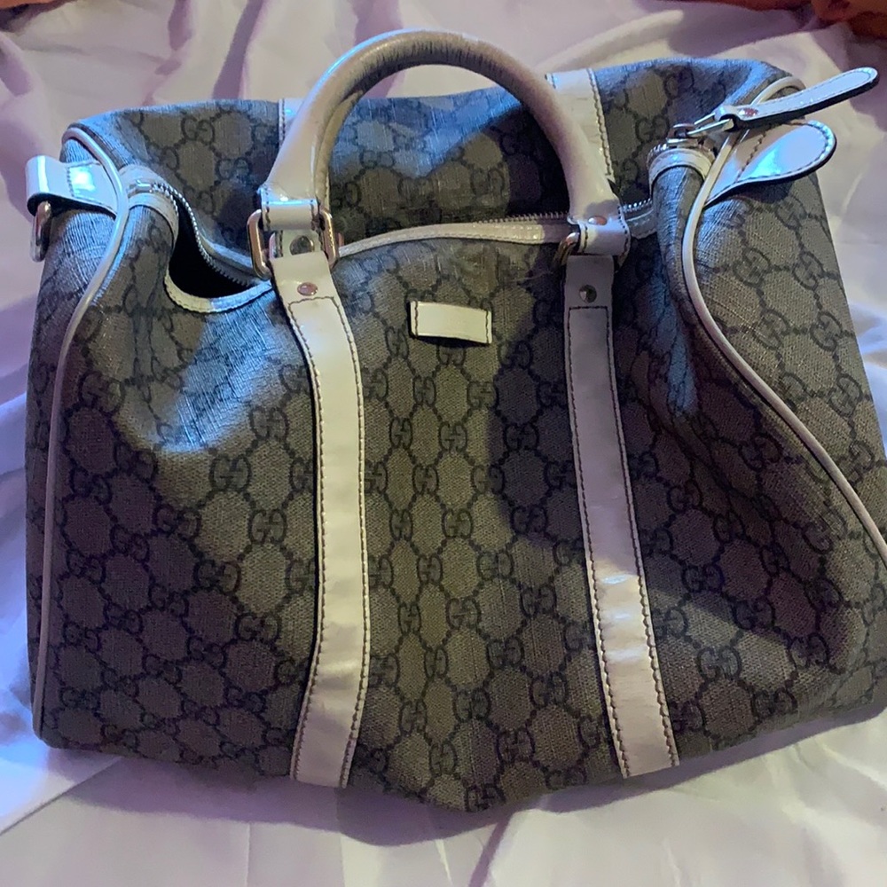 Authentic Gucci purse for sale